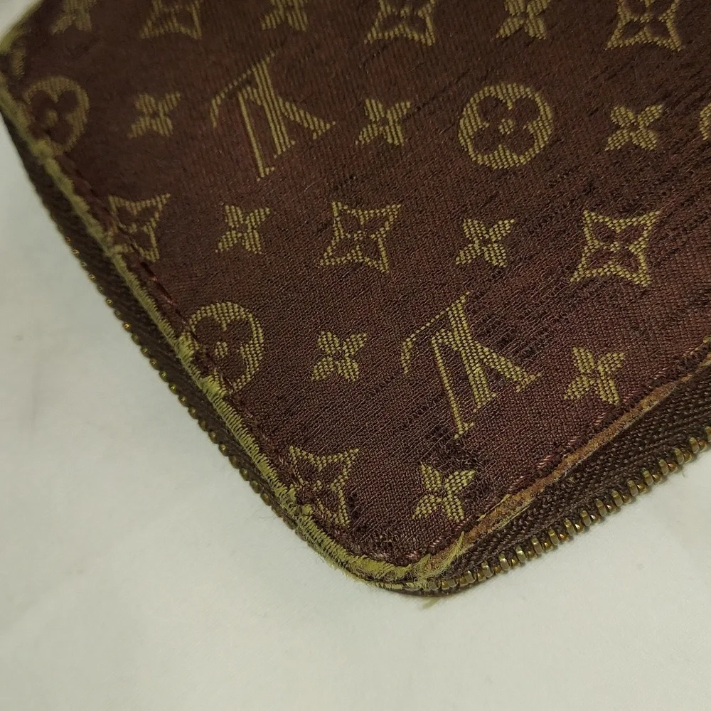 Authentic Louis Vuitton Brown Denim Min Lin Long Zippy wallet